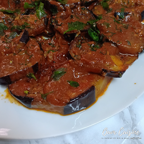 Aubergines frites en sauce tomate