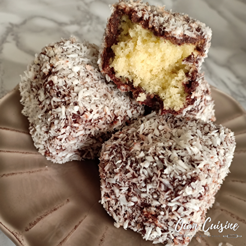 Lamingtons ou carrés moelleux enrobage chocolat-coco