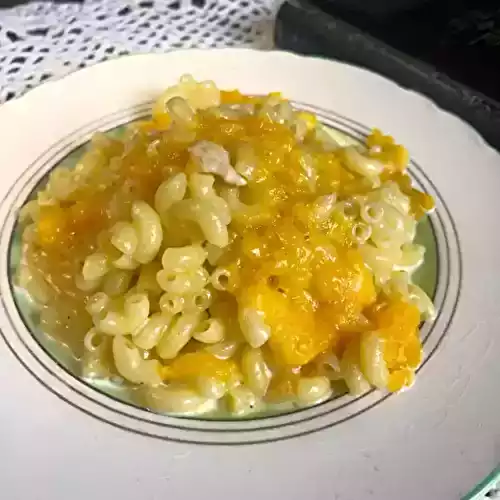 Macaroni à la Béchamel et au Cheddar