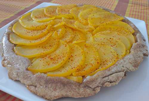 Tarte tatin de navet boule d'or, chèvre frais et thym