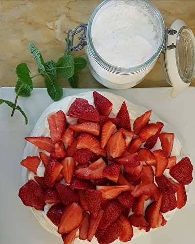 Pavlova Fraise ? Rhubarbe