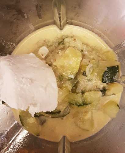 Soupe froide de courgettes au chèvre