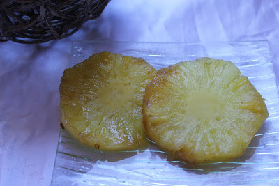 Ananas rôti à la vanille et cannelle