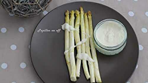 Asperges au curry et à la crème de parmesan rôties au four