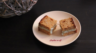 Bouchées de pain d’épices au roquefort et fruits secs