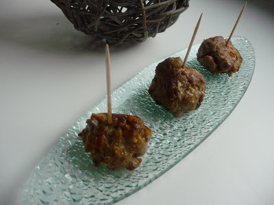 Boulettes boeuf, cacahuètes et raisins secs