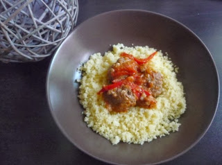 Boulettes boeuf et agneau, sauce tomates/poivrons et leur semoule