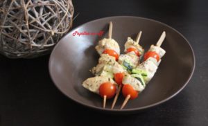 Brochettes de poulet aux légumes au four