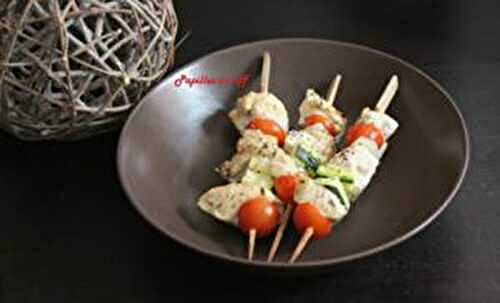 Brochettes de poulet aux légumes au four