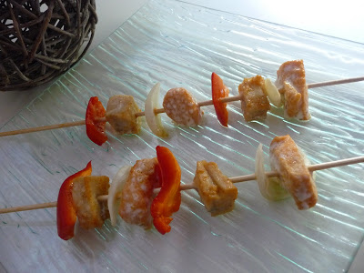 Brochettes de saumon et cabillaud marinés au citron