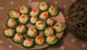 Canapés de concombre à la truite fumée au thermomix ou sans