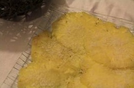 Carpaccio d’ananas à la fleur d’oranger et à la noix de coco