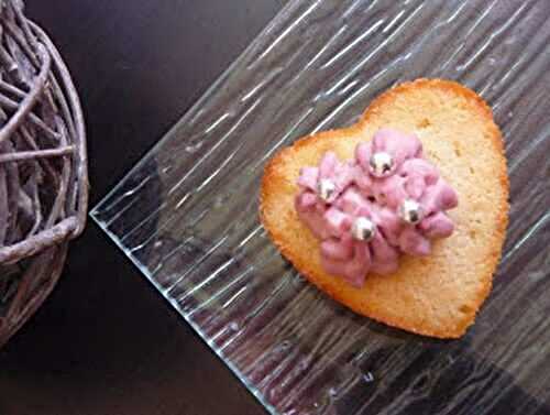 Cupcakes amandes et framboises / Cupcakes Saint Valentin au thermomix ou sans
