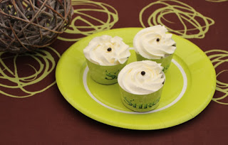 Cupcakes Shrek, muffin chocolat, chantilly vanillée au mascarpone au thermomix ou sans – Sweet Table Shrek
