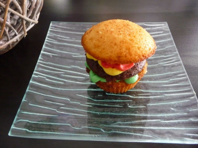 Cupcakes sucrés imitation hamburgers au thermomix ou sans