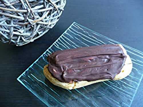 Eclairs vanille, glaçage chocolat au thermomix ou pas