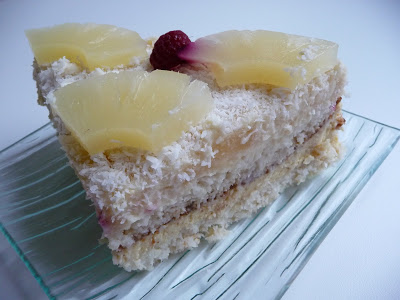 Entremet exotique : mousses bavaroises ananas et noix de coco