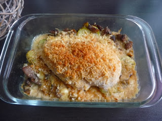 Escalopes de poulet gratinées au comté, poêlée d’aubergine et de courgette