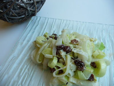 Fondue de poireaux aux raisins secs et au thym