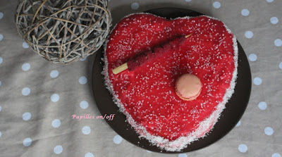 Gâteau coeur de la Saint Valentin au chocolat et aux framboises, glaçage rouge à l’agar agar (au thermomix ou sans)