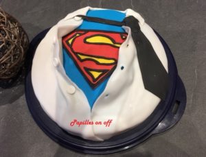 Gâteau superman en pâte à sucre – Gâteau super papa au thermomix ou sans