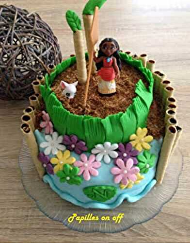 Gâteau Vaiana (Moana) en pâte à sucre (gâteau chocolat caramel, ganache fraise) au thermomix ou sans