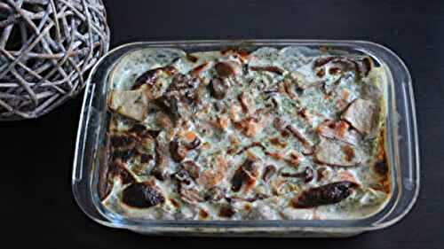 Lasagnes de ravioles au saumon fumé et champignons des bois