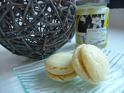 Macarons au lemon curd