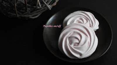 Meringues en forme de roses au thermomix ou sans