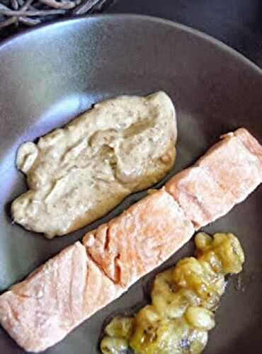 Pavés de saumon au lait de coco et poêlée de bananes