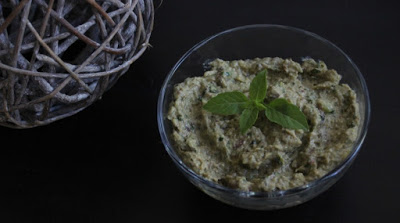 Pesto de courgettes aux amandes et chèvre frais