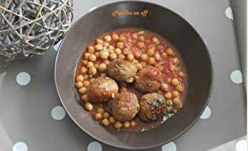 Poêlée de pois chiches aux boulettes de bœuf en sauce tomate