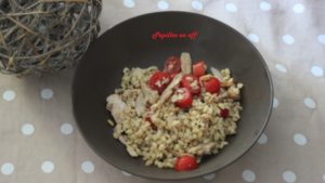 Salade d’ébly au poulet, tomates cerises, vinaigrette miel citron