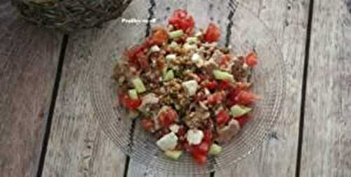 Salade de petit épeautre au thon, concombre et à la feta – IG bas