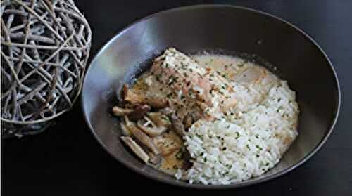 Saumon à la crème de coco, sauce Satay et ses champignons des bois