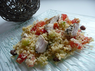 Taboulé au poulet grillé, menthe et raisins secs