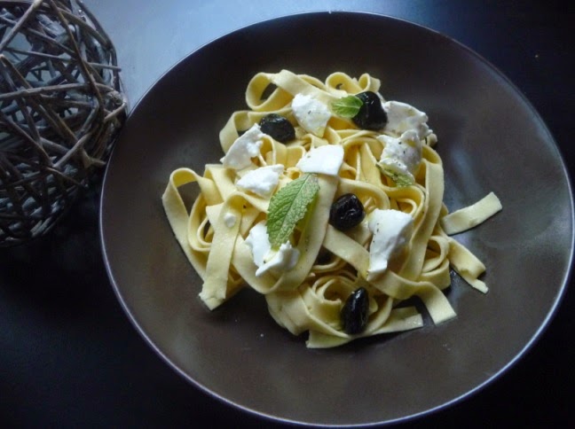 Tagliatelles à la mozzarella, au citron et à la menthe