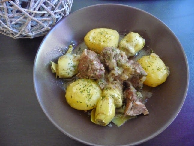 Tajine d’agneau aux pommes de terre et aux artichauts