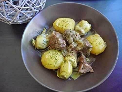 Tajine d’agneau aux pommes de terre et aux artichauts