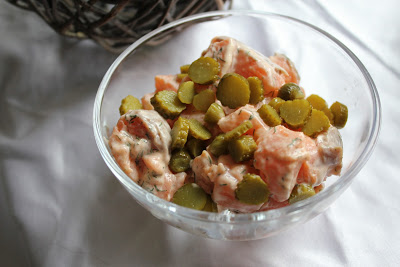 Tartare de saumon aux cornichons