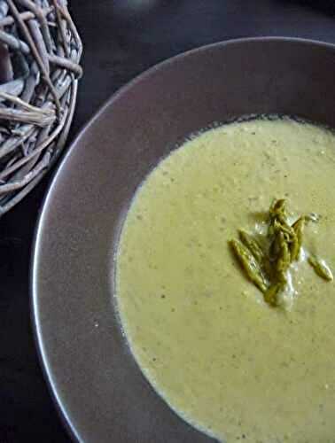 Velouté d’asperges à l’estragon au thermomix ou sans