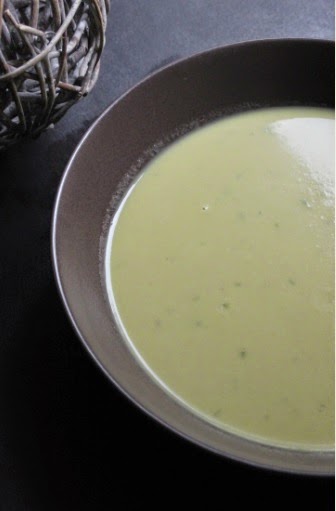 Velouté d’asperges vertes et pommes de terre au chèvre frais au thermomix ou sans