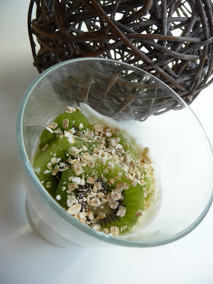 Verrine fromage blanc, kiwi, miel et flocons d’avoine