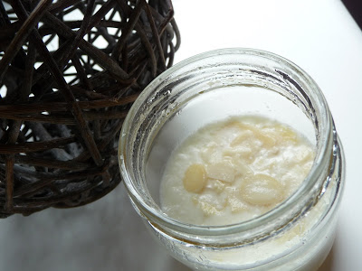 Yaourt miel et amandes effilées