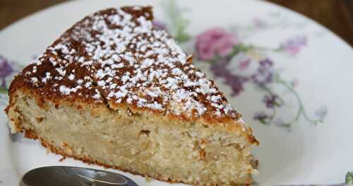 Gateau tout fondant à la Rhubarbe et aux Amandes