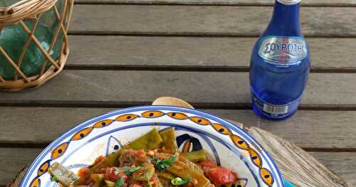 Haricots plats à la tomate - Fasolakia Yachni (Φασολάκια γιαχνί)