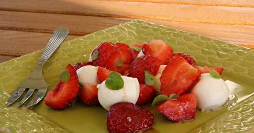 Petite Salade Fraises Mozzarella