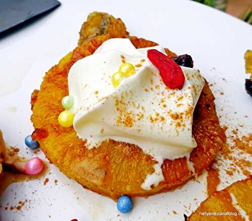 Ananas, bananes et baies de goji au rhum, caramélisés à la plancha