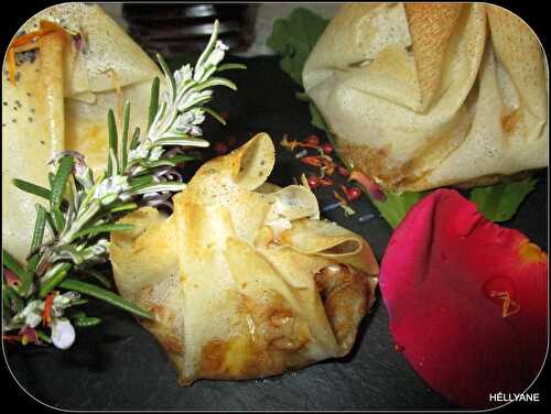 Ballotines en feuilles de brick fourrées à la viande, pâte de curry, emmental