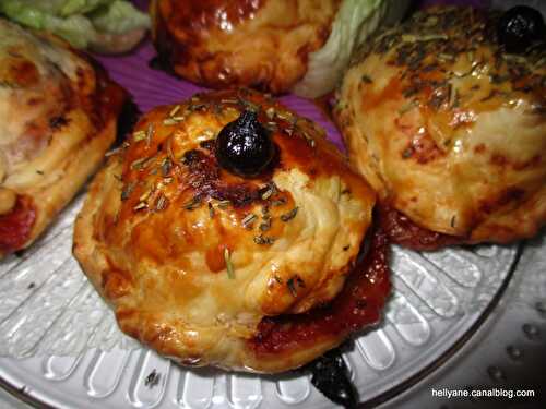 BOULES FEUILLETÉES A LA VIANDE / AU CHÈVRE ET AU CASSIS